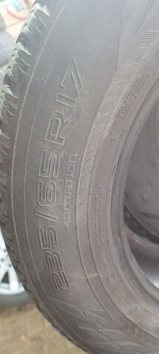 Зимние шины 235/65/17 Nokian