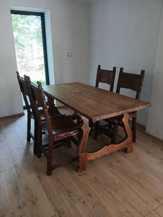 Stół hiszpanski refektarzowy ze skórzanymi krzesłami