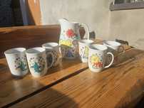 Porcelana Chodzież motyw cyrkowy dzbanek na mleko plus kubki PRL i