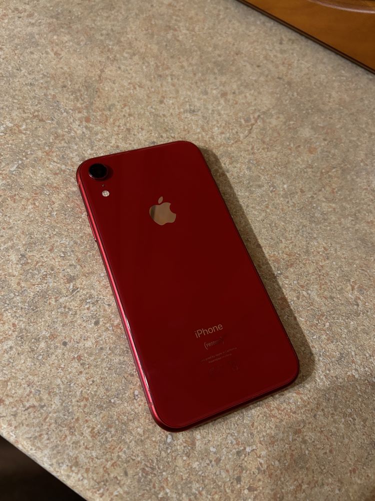 Iphone XR czerwony 64 GB stan idealny