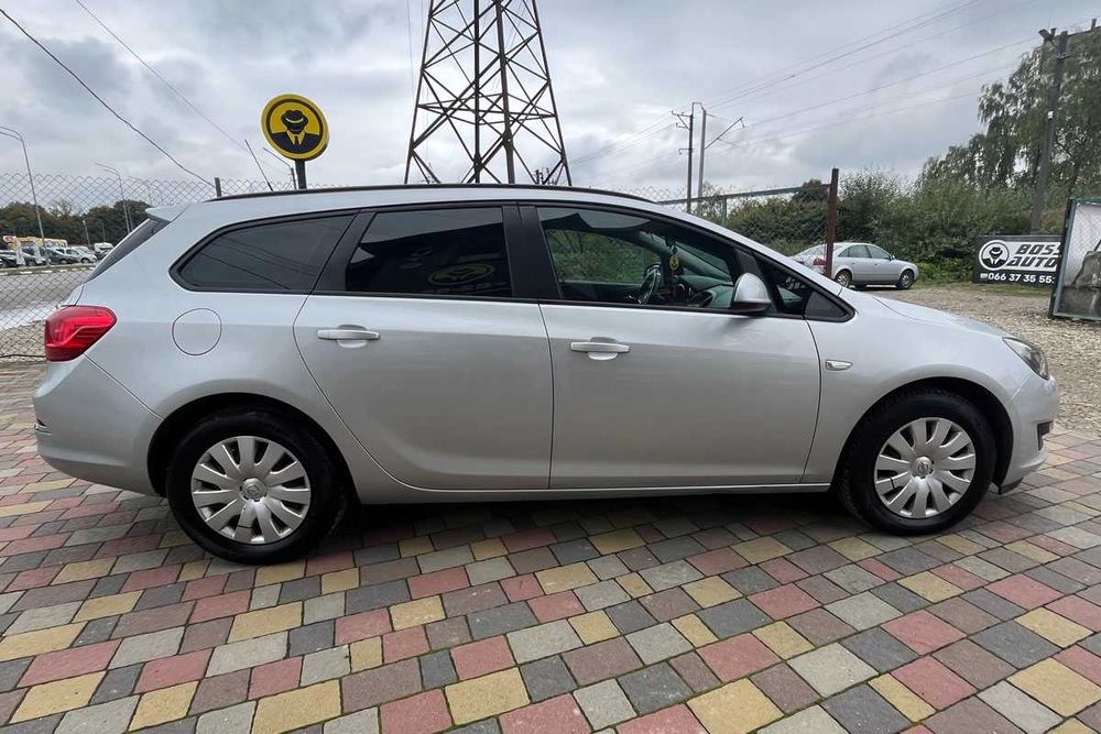 Opel Astra 2013 рік