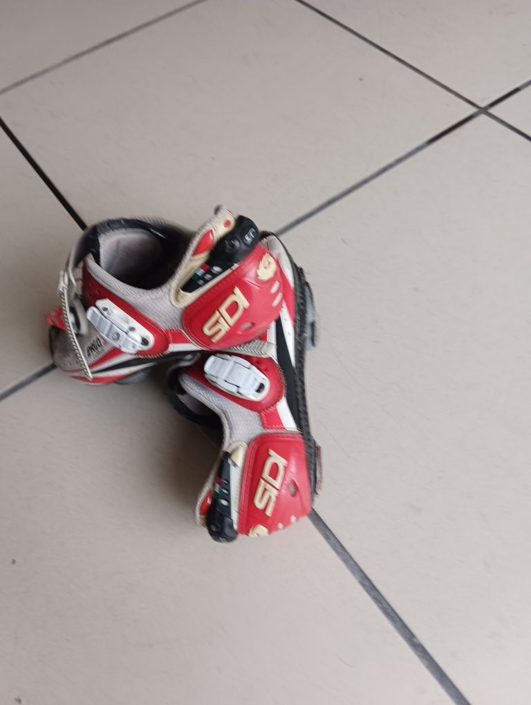 Sapatos de ciclismo