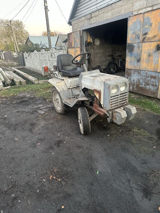 Продам трактор ХТЗ т012 с прицепом