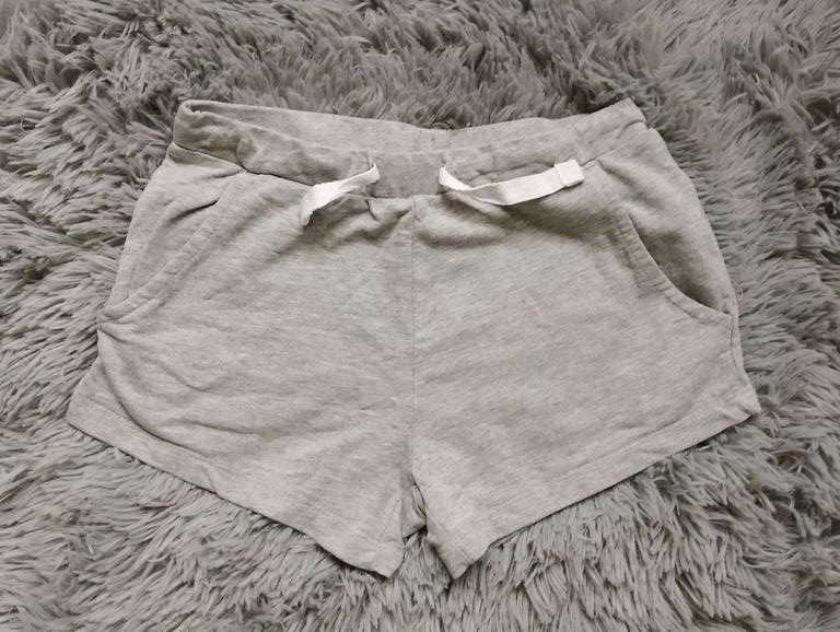 Zestaw koszula/spodenki /koszulki  rozm. 134 - 140