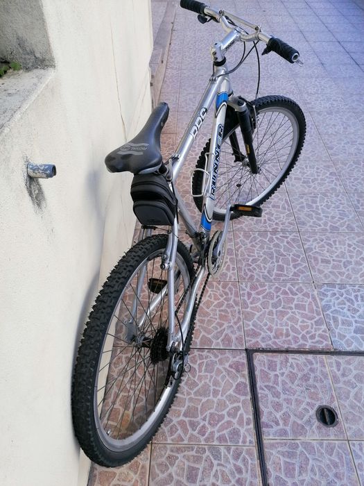 Vendo bicicleta roda 26 marca bike runner shimano como nova