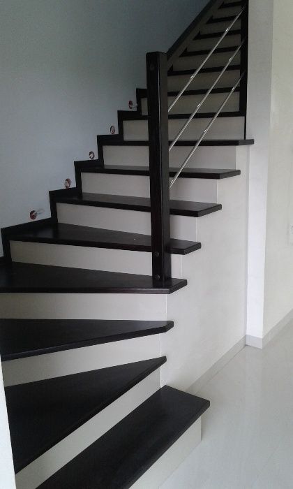 Schody z drewna samonośne lub na beton tanio producent