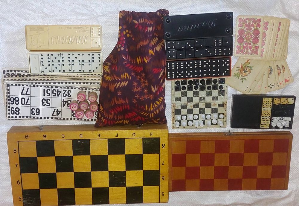 Школьнику в часы досуга.