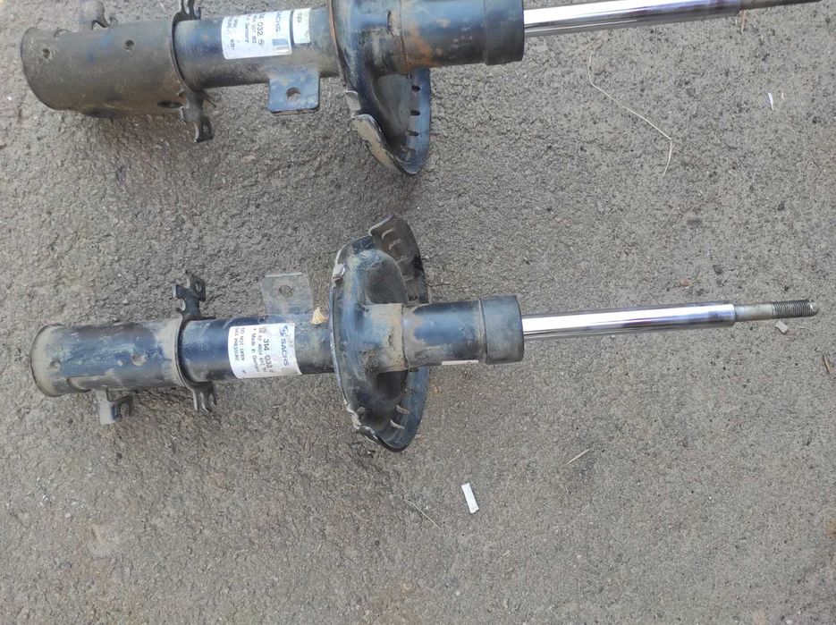 Амортизатори до Peugeot expert 1500 грн за пару