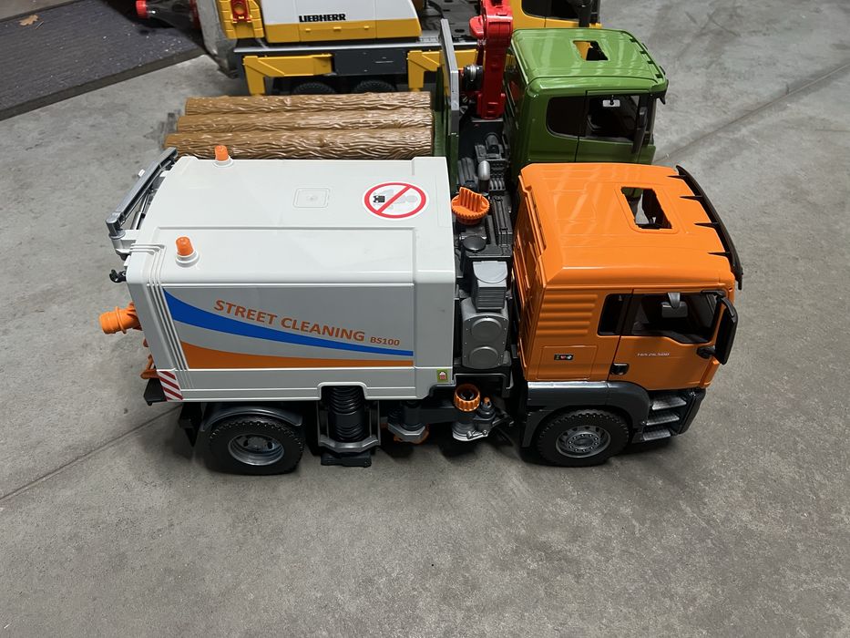 Bruder MAN scania mercedes Zamiatarka do ulicy