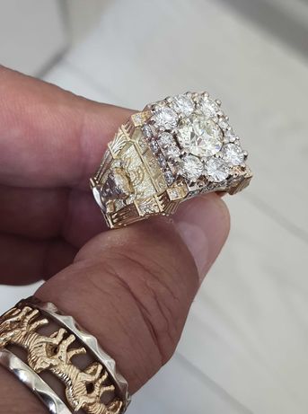 Золотое кольцо с большими бриллиантами 5,5 карата GIA