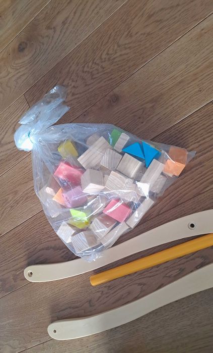 Janod Pchacz z wizerunkiem żyrafy Sophie z 20 klockami