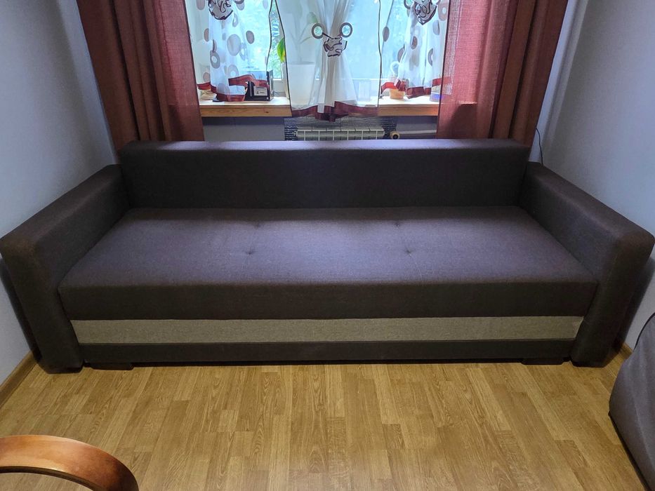 Rozkładana kanapa z materacem