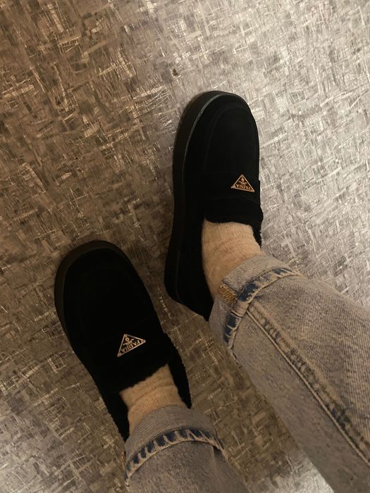 Продам зимові чорні лофери!