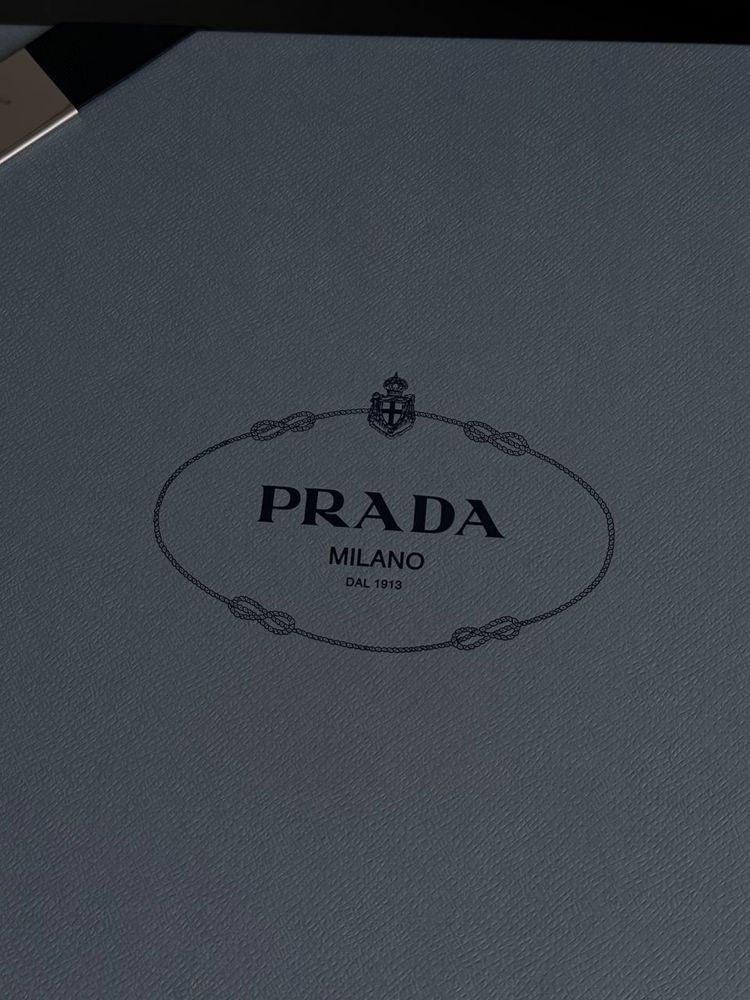 Prada оригінал 41 розмір