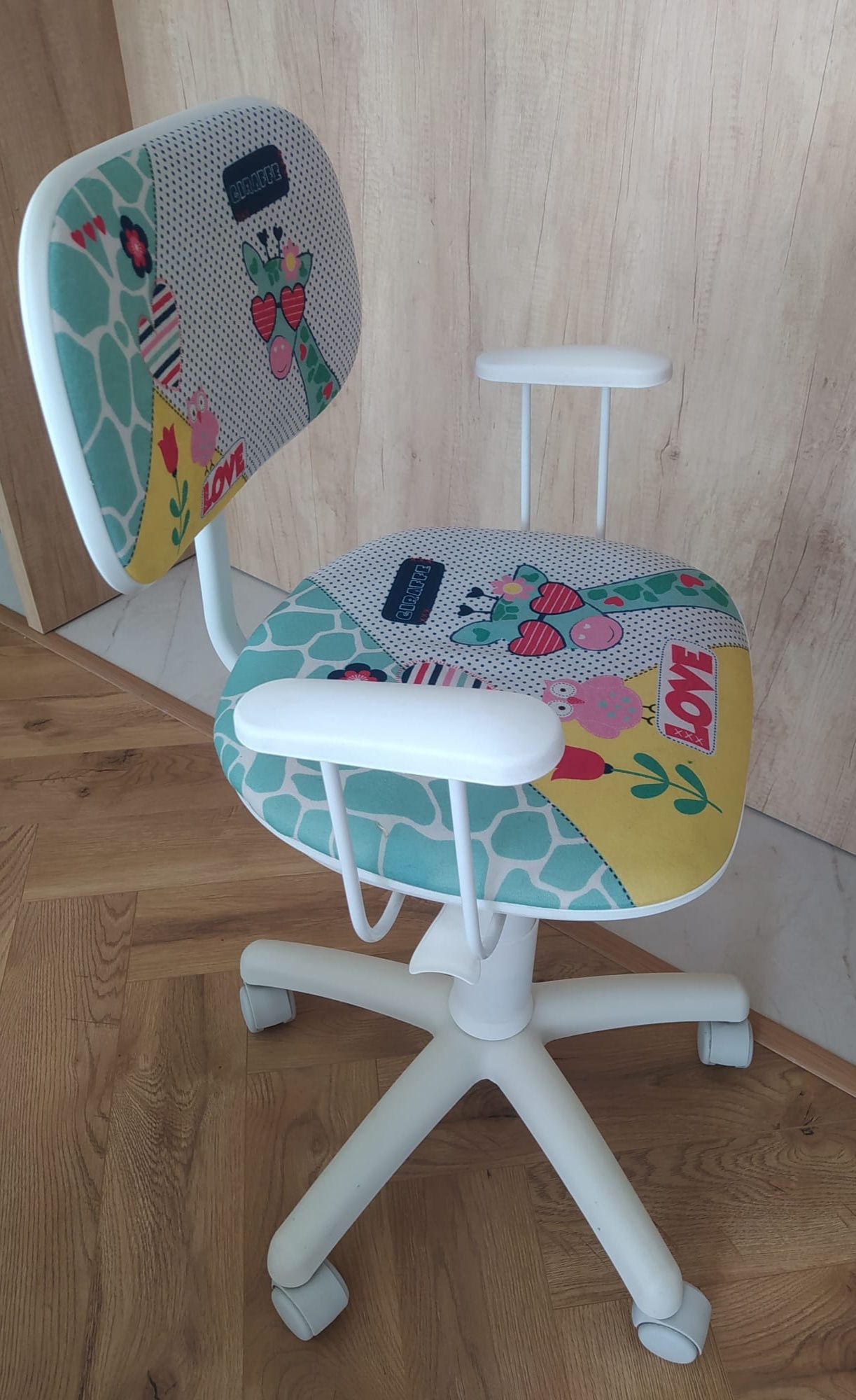Krzesło dziecięce obrotowe