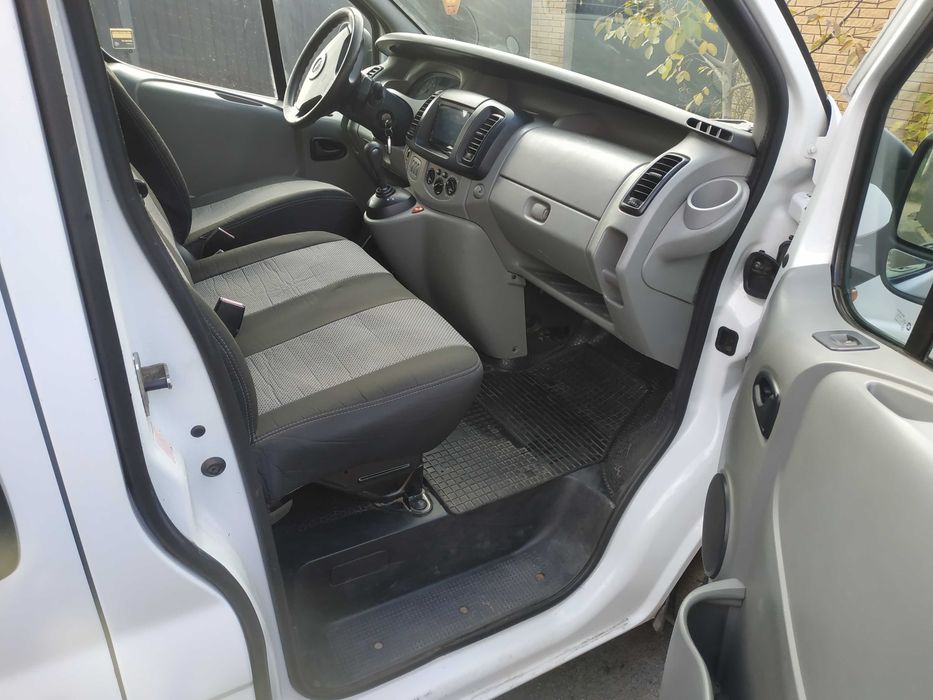 Продам Opel Vivaro 2.5D
