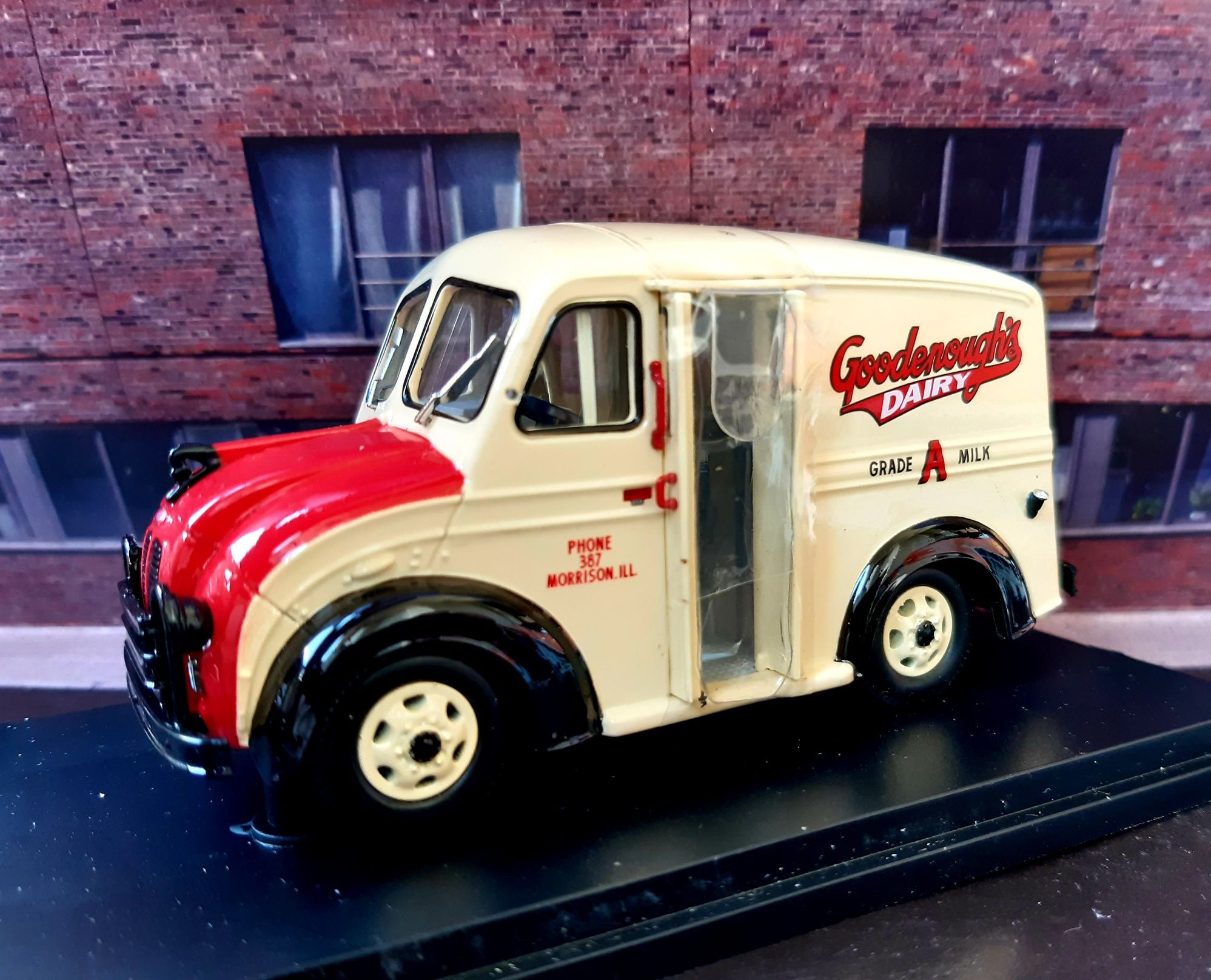 Divco Delivery truck American Heritage Models 1/43
