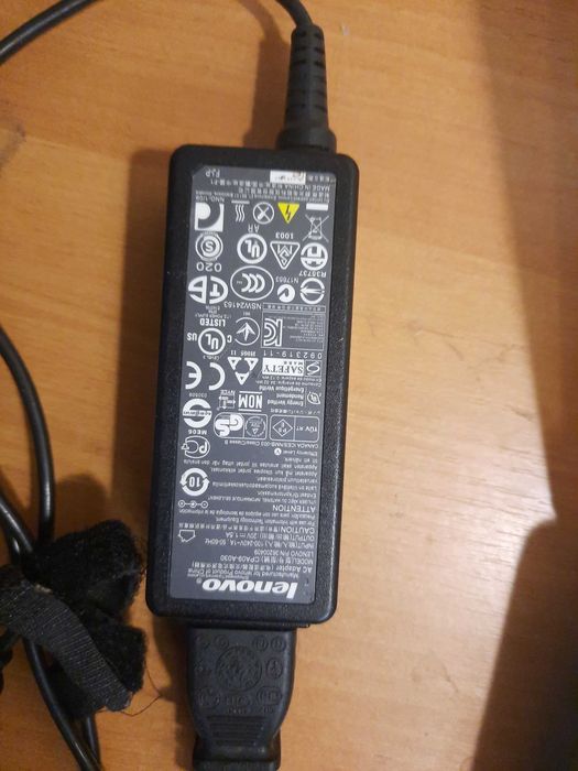 очень красивый нетбук, мини-ноутбук, интернет работа фильмы!