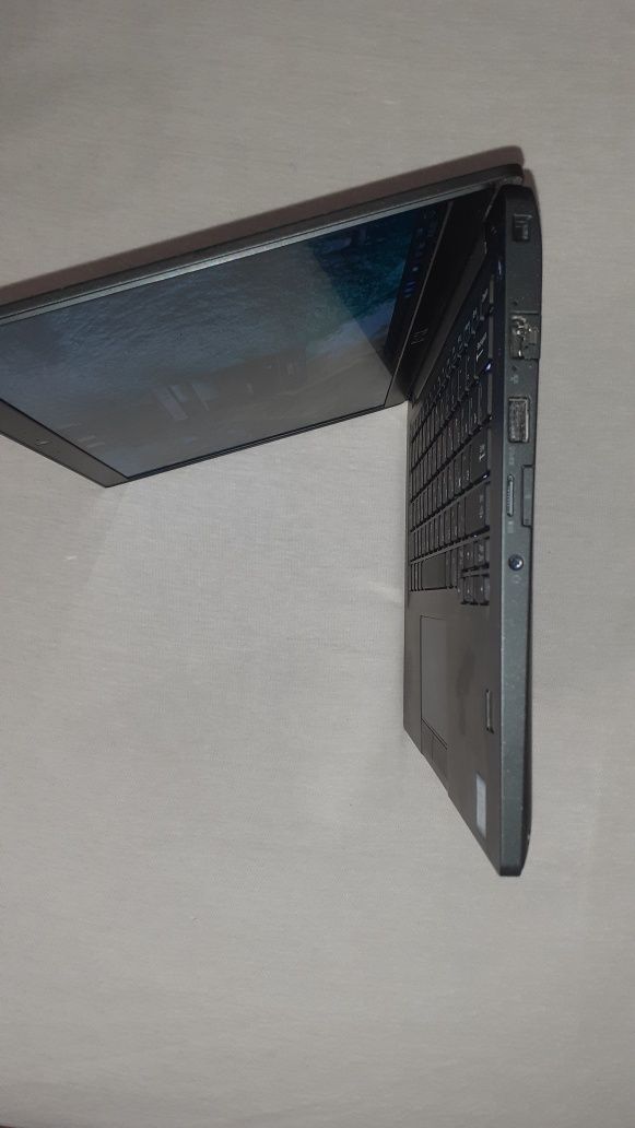 Ноутбук; нетбук; ультрабук; Dell latitude 7390;  i7-8650u/16Gb/512Gb
