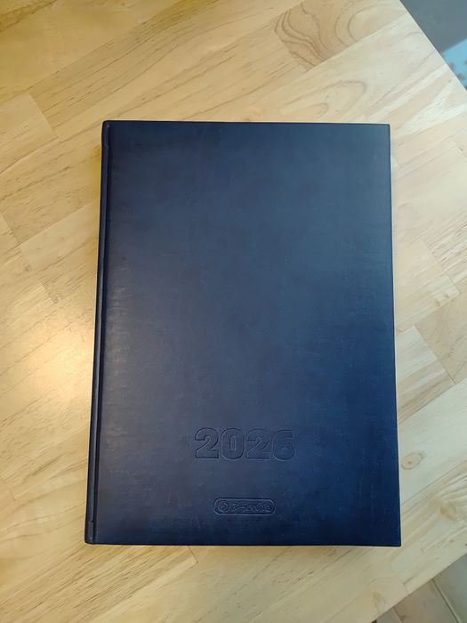 Kalendarz A4 dzienny 2026 terminarz książkowy granatowy