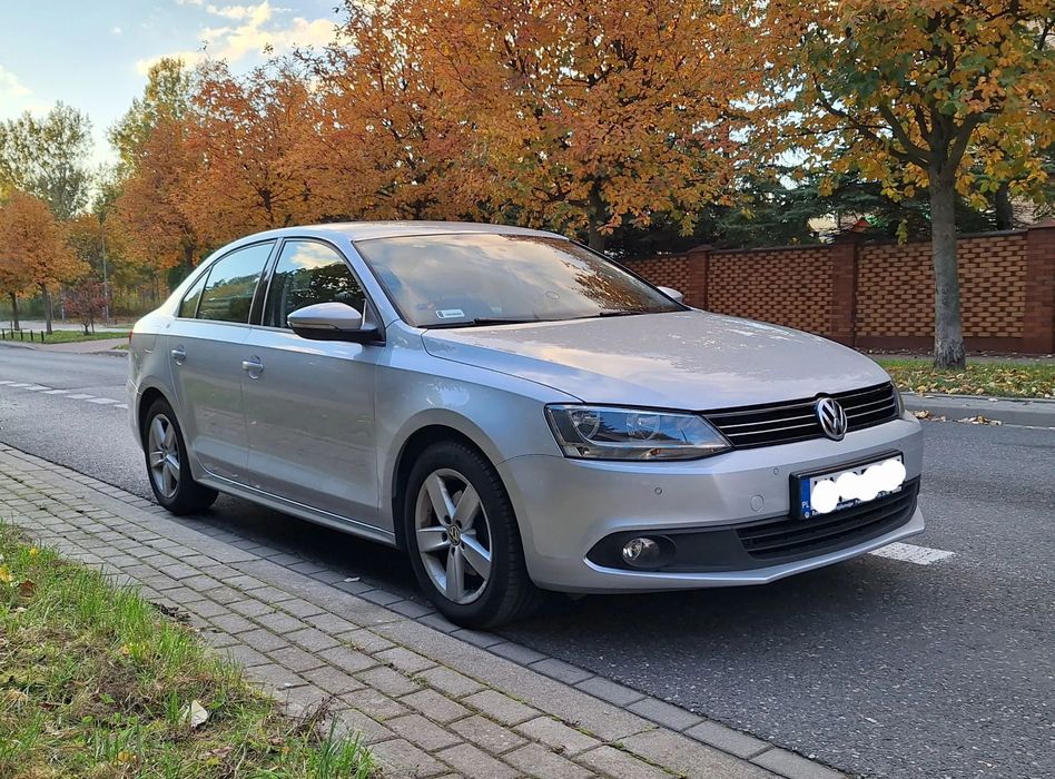 Volkswagen Jetta Bezwypadkowy VW Jetta, niski przebieg, pierwszy właściciel