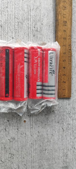 Акумулятор  для ліхтарика