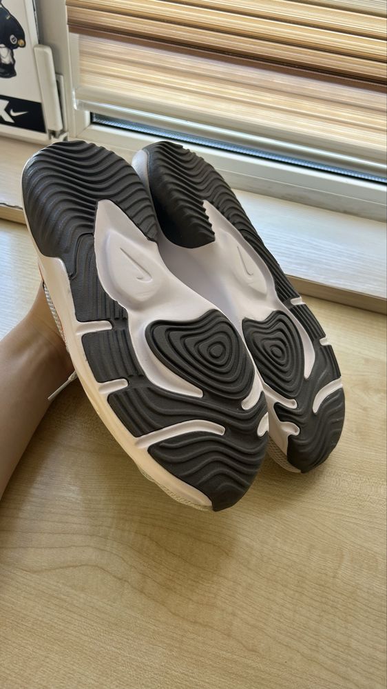 Кросівки ОРИГІНАЛ Nike Legend Essential 3 Nn DM11