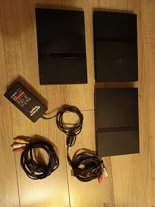 Uszkodzone trzy konsole PS2
