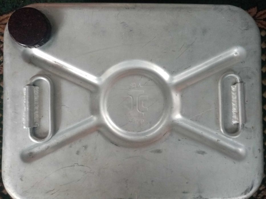 Продам канистру альминевую 40л