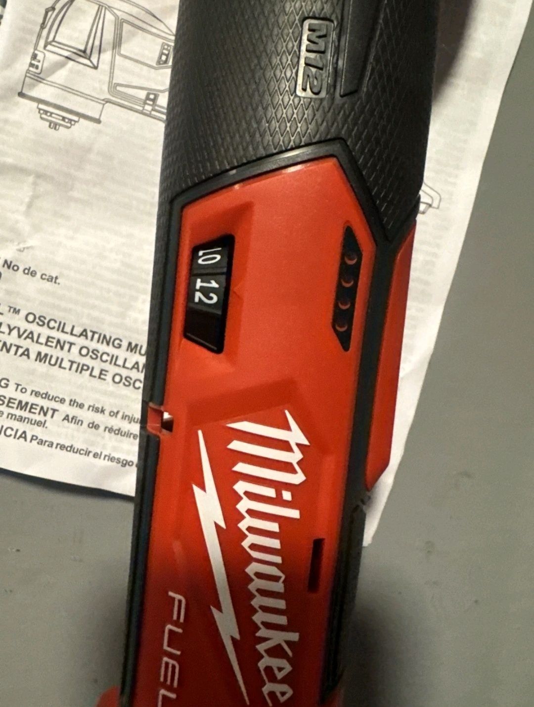 Акумуляторний мультирізак Milwaukee M12 2526-20 (FMT-0) FUEL із США