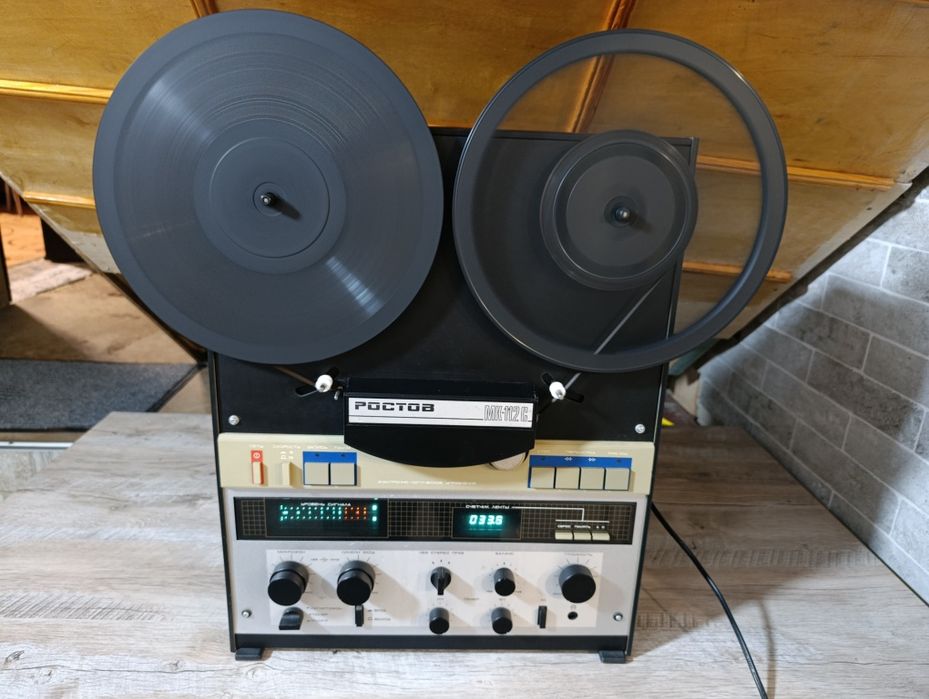Катушечный магнитофон Ростов МК-112С (27 катушки и 710 стеклоферрит)