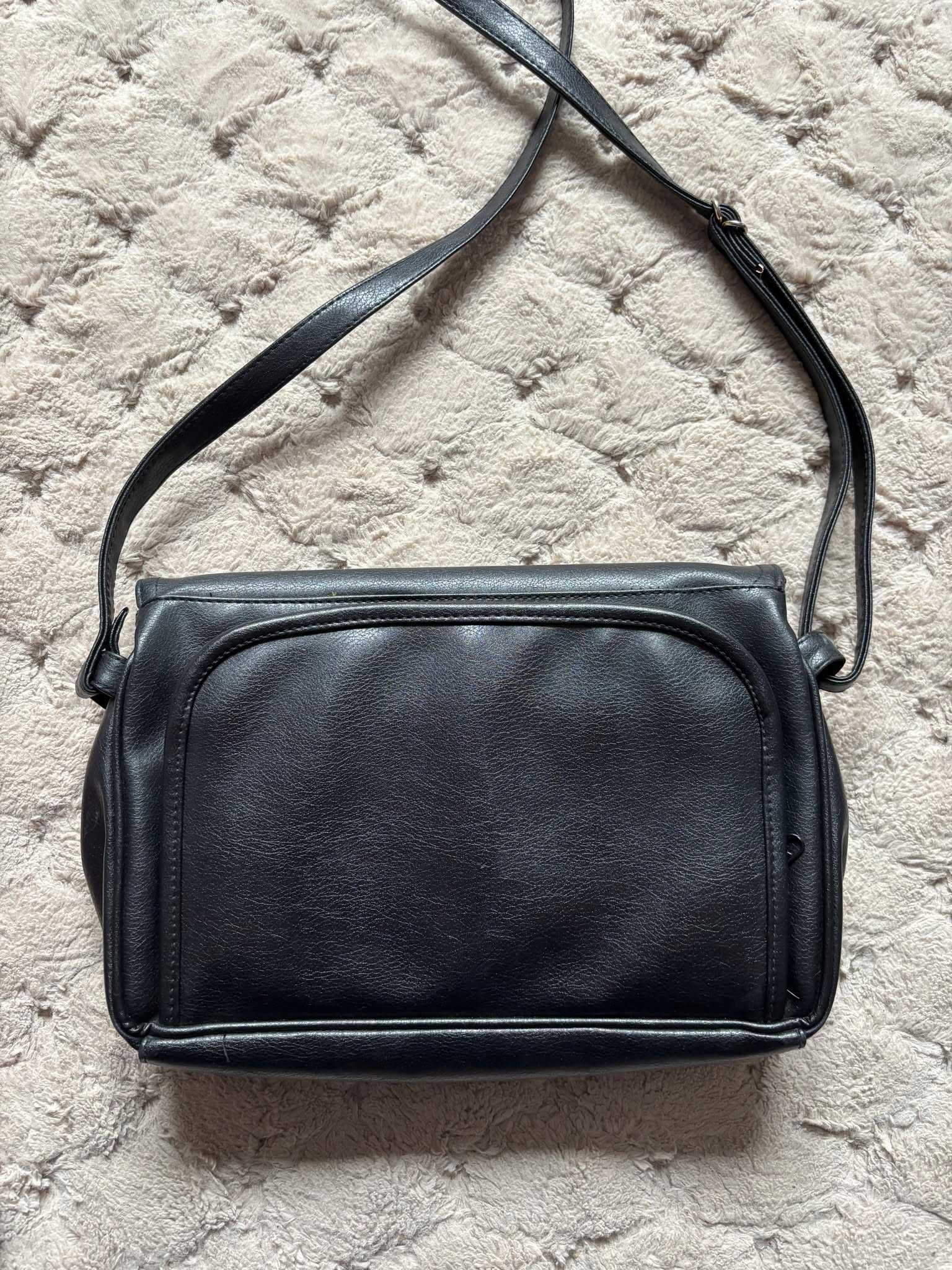 Czarna elegancka skórzana torba torebka na ramię vintage listonoszka