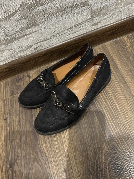 Лофери чорного кольору