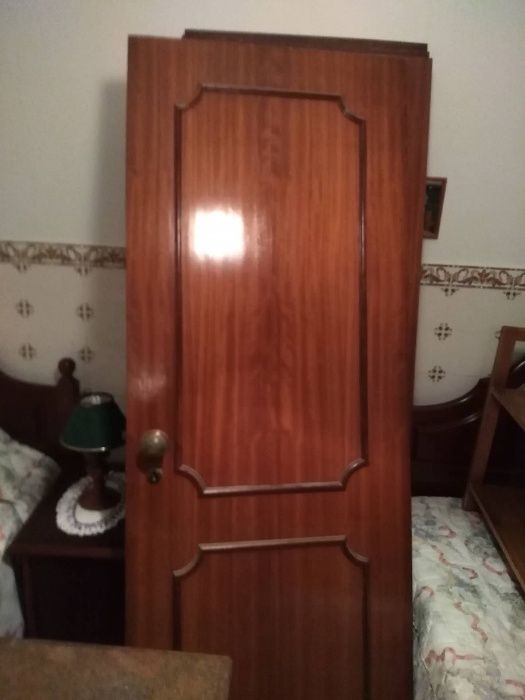 1 portas em Madeira para toda a casa