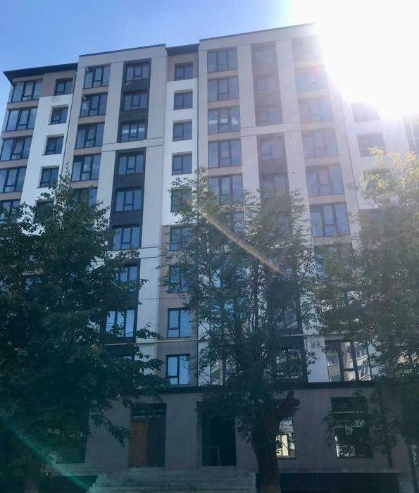 Здана/на документах/Однокімнатна в новобудові поруч парку Шевченка