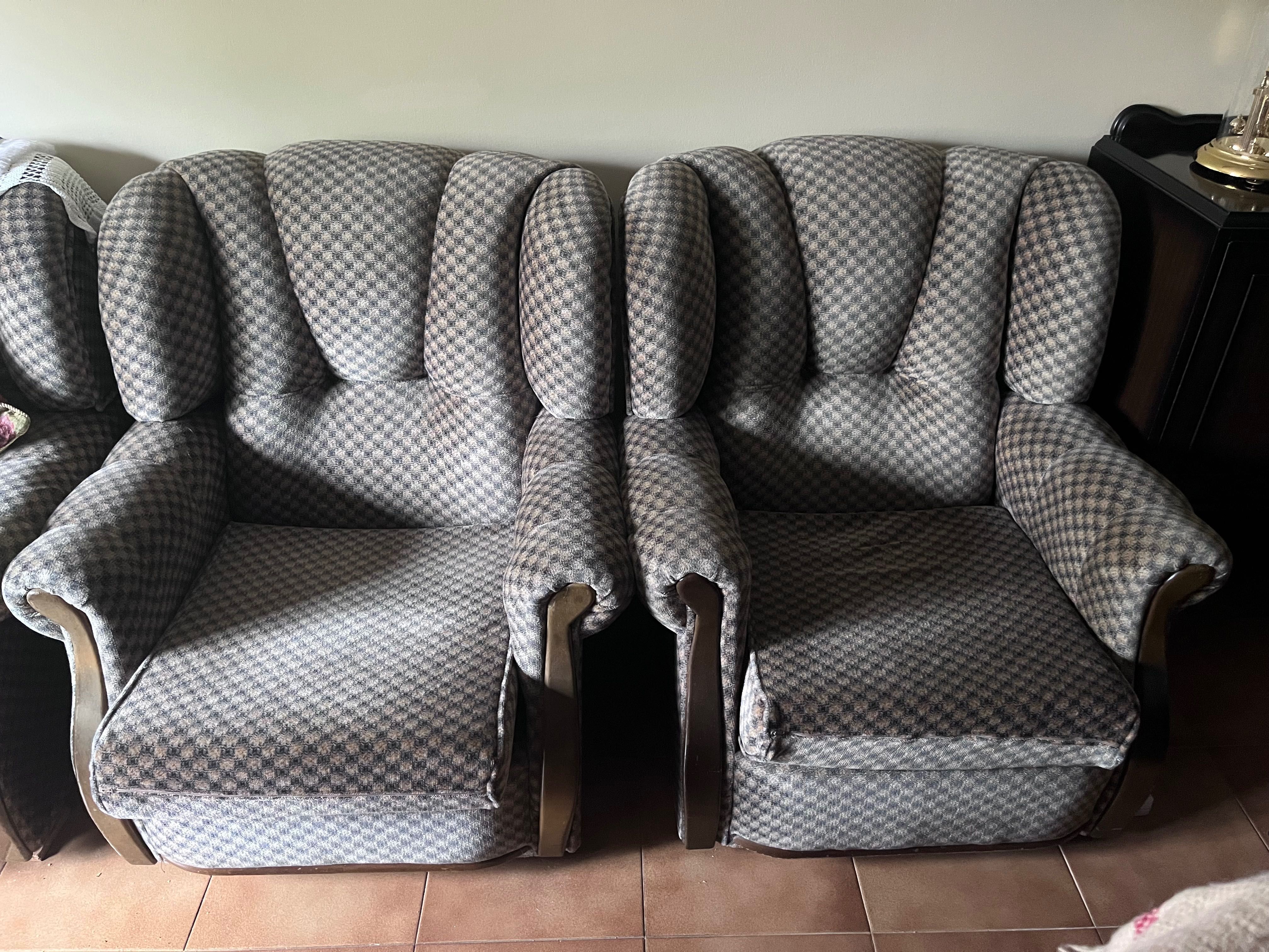 Conjunto 1 sofá e 2 cadeirões