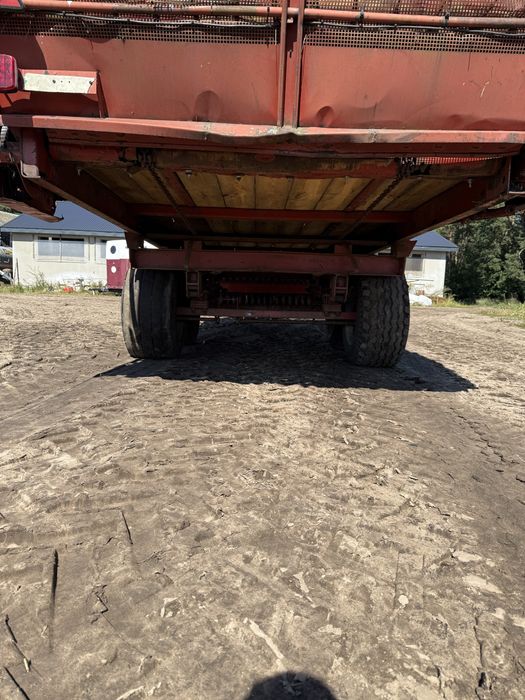 Przyczepa samozbierająca