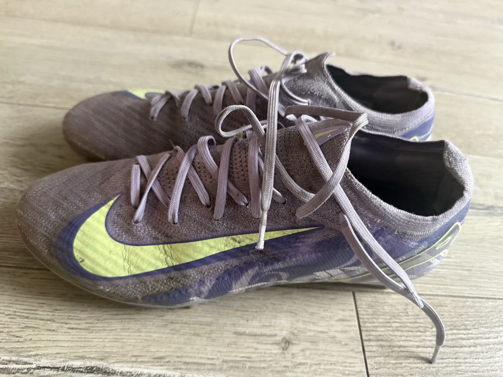 Korki piłkarskie Nike