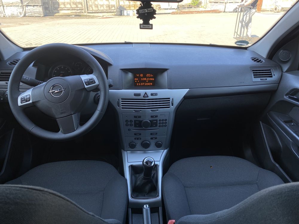 Opel Astra 2009 рік 1.4 бензин