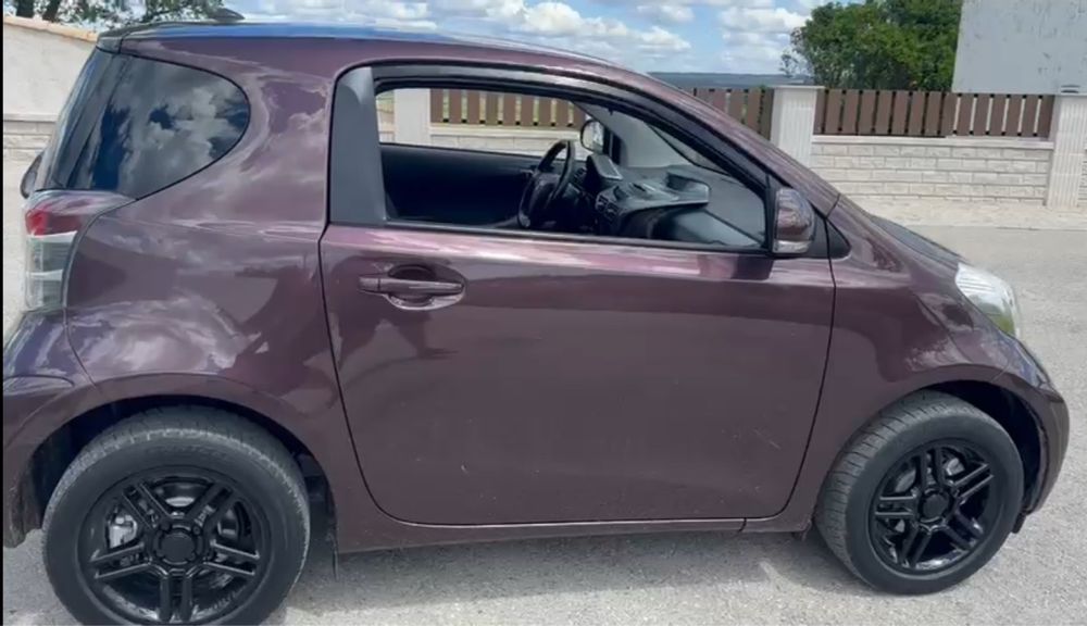 Toyota IQ * 1.0 VVT-i 2  * 126 mil Km * Bluetooth * Sem Riscos * Novo