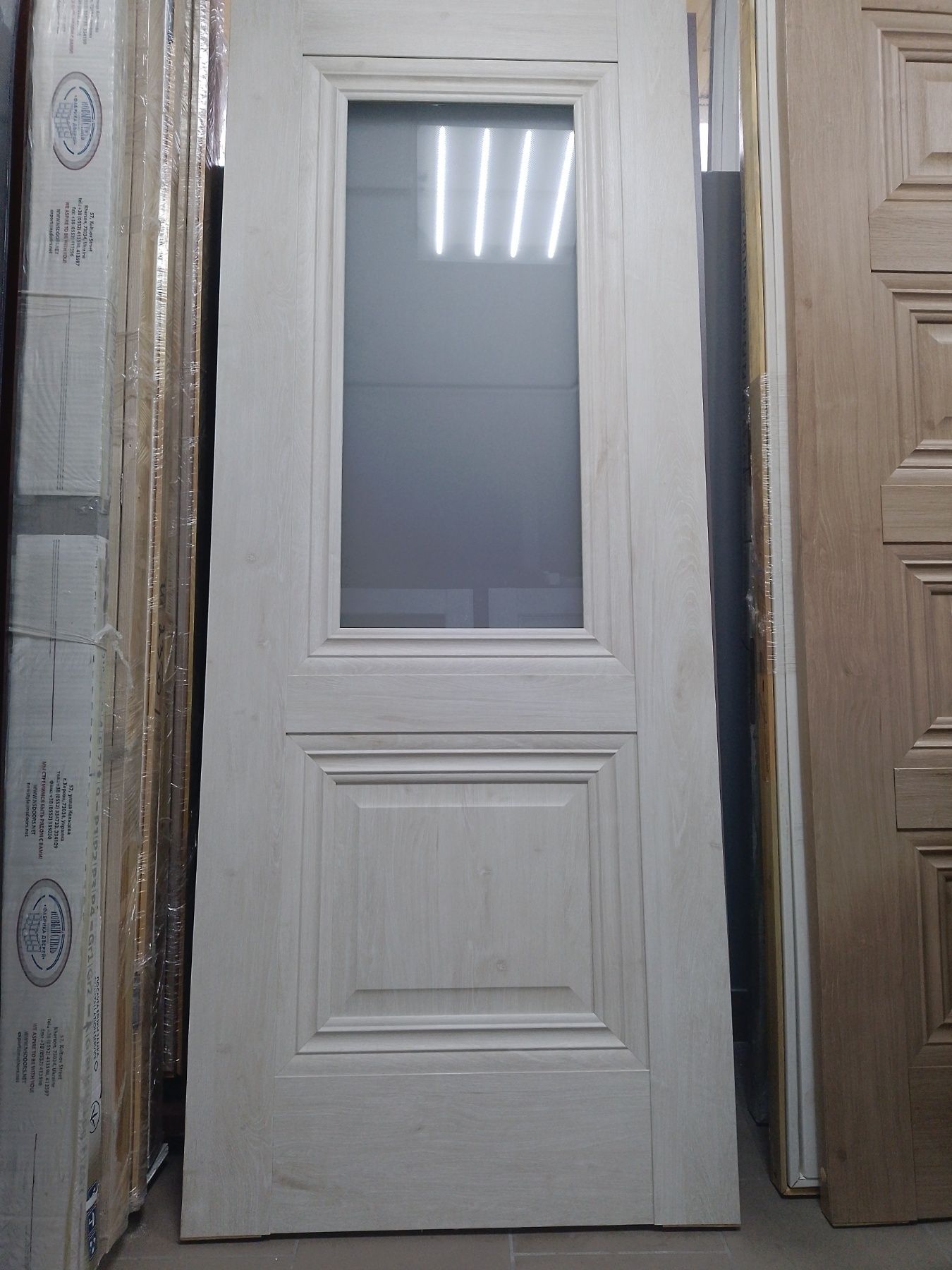 Продам новые двери с лейбой