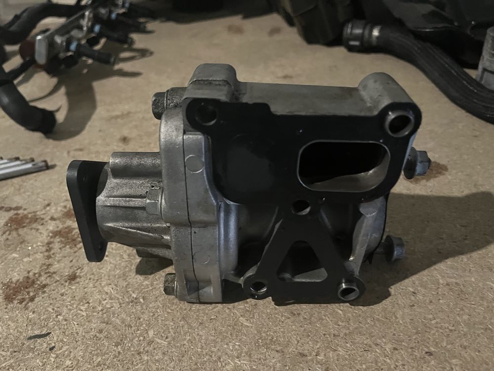 Помпа jeep cherokee kl 2.4 2018 2019 2020