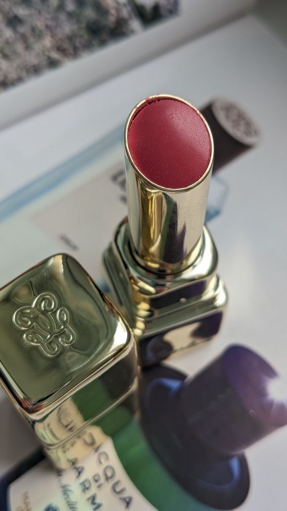Помади Guerlain Kiss Kiss Shine Bloom