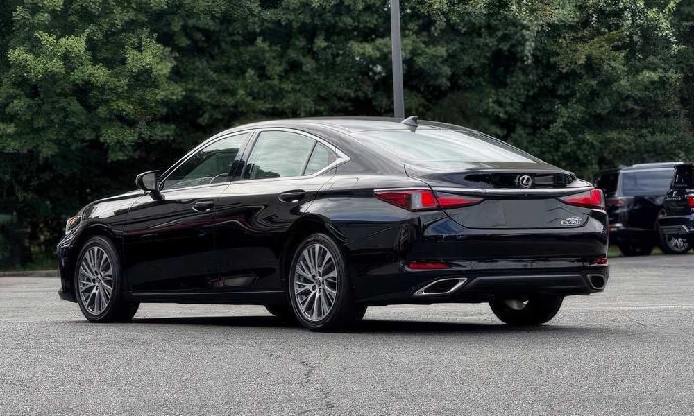 Lexus ES 350      2019
