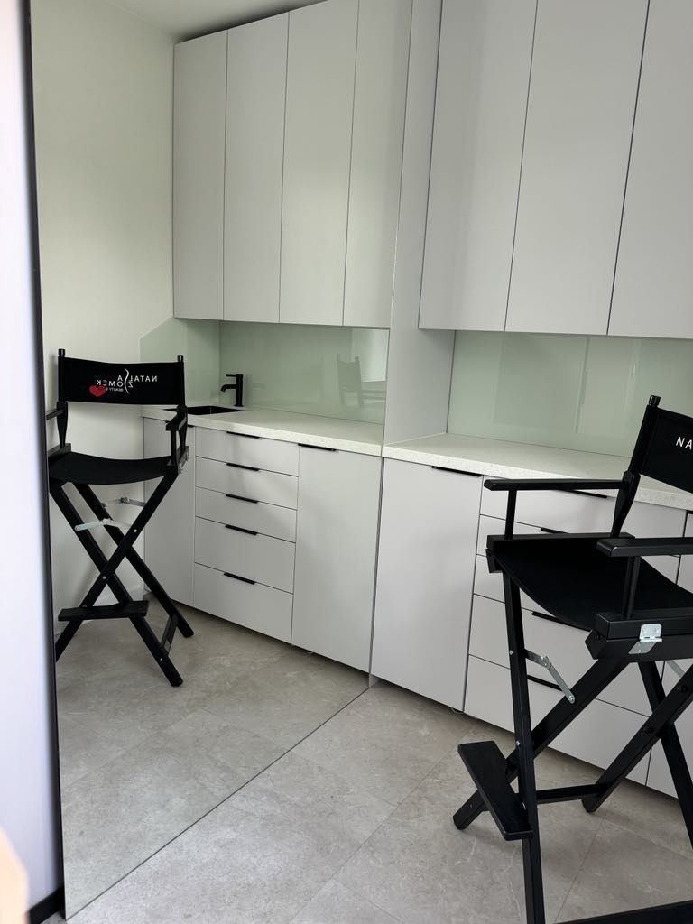 Gabinet manicure wynajmę salon kosmetyczny  Radogoszcz