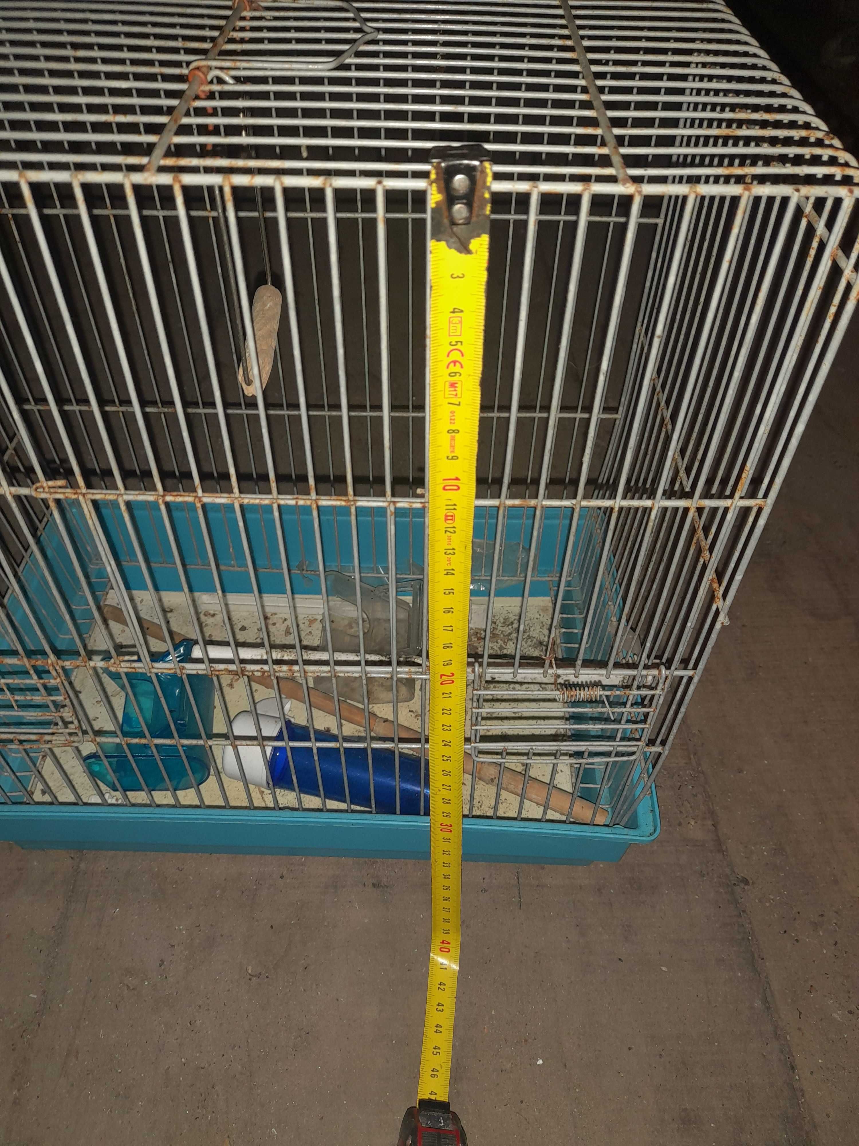 Gaiola para pássaros.