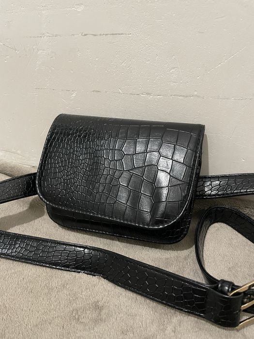 сумка клатч на пояс, закривається на магніт