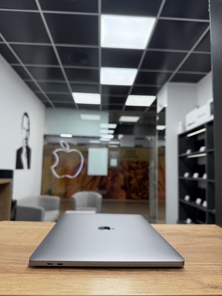 MacBook Pro 15 2018(2019) i7 • 16Gb • 256Gb 97% Макбук Гарантія