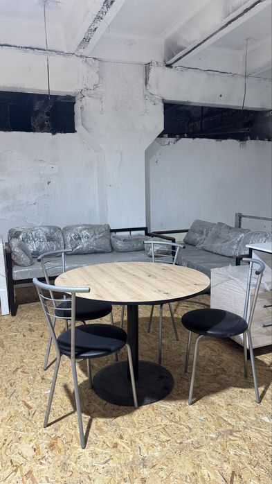 Столи великий вибір