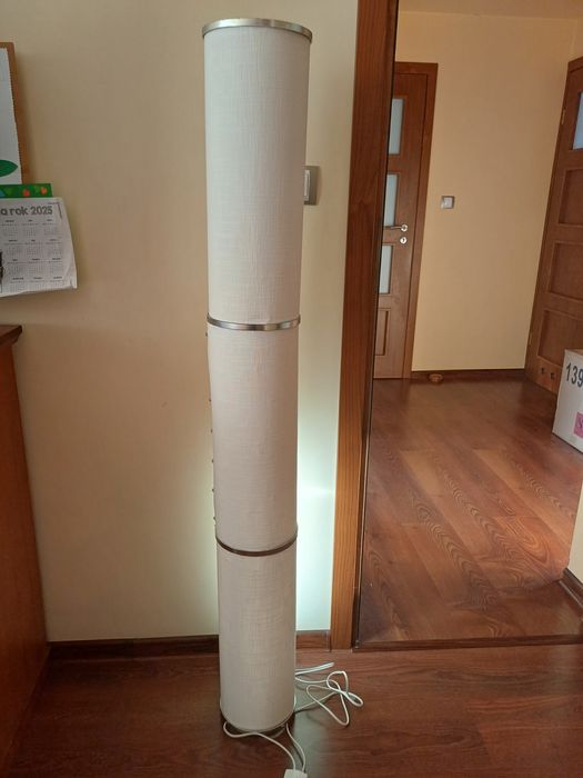 Lampa stojąca podłogowa